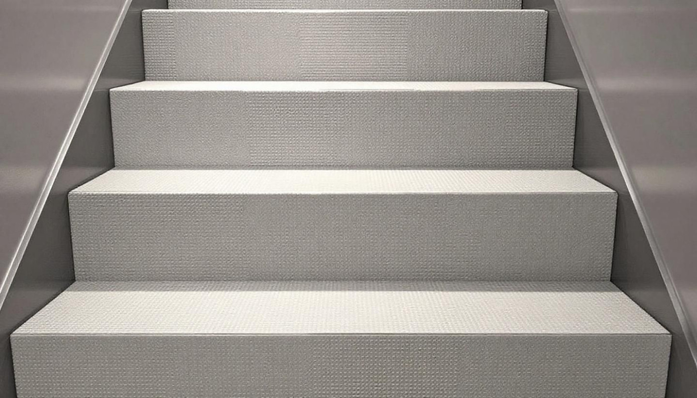 Évitez les glissades : choisir le bon carrelage antidérapant pour escaliers